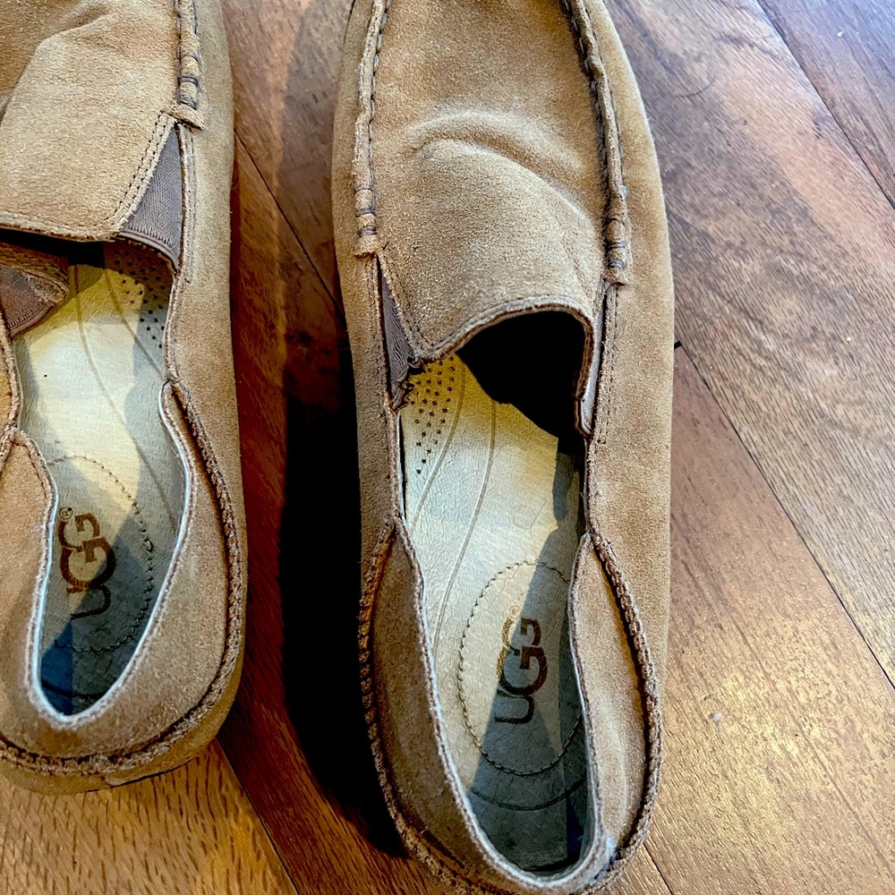 Mens ugg slippers/ moccasins. Gently used size 13.brown color